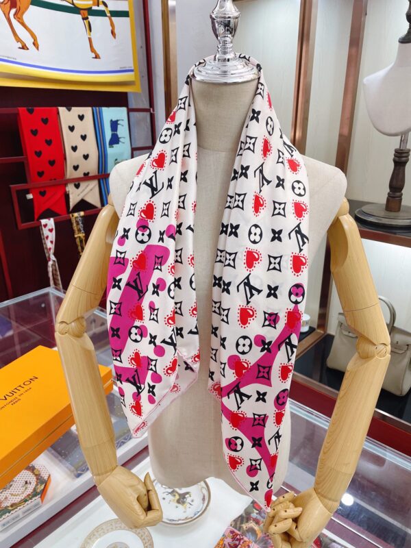 Louis Vuitton I LV U Pink Square Scarf 90cm/35in M77354 