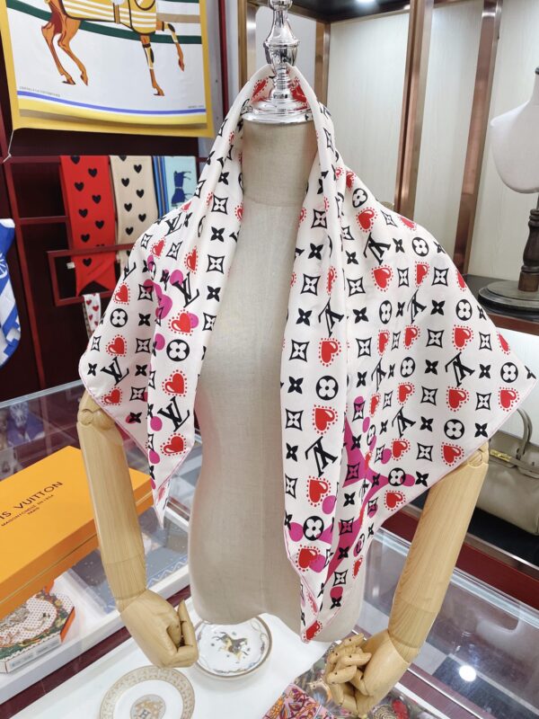 Louis Vuitton I LV U Pink Square Scarf 90cm/35in M77354 