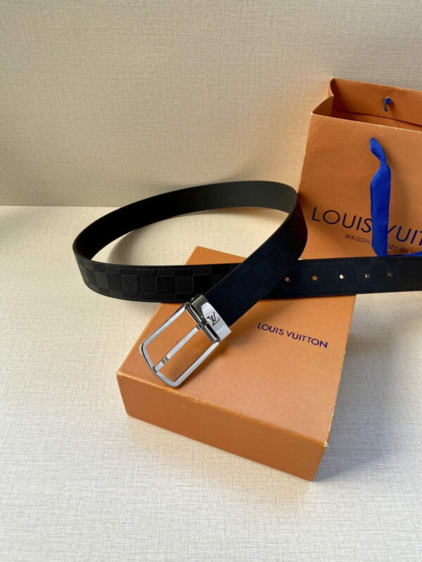 1:1 Replica Louis Vuitton Iconic Reversible LV Belt Black LV Women Belt