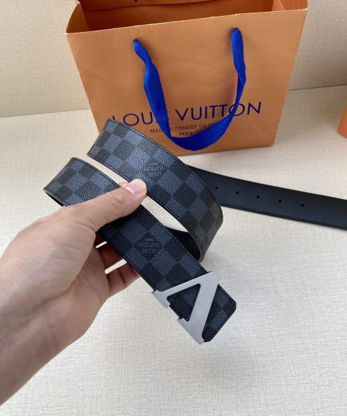 1:1 Replica Louis Vuitton Iconic Reversible LV Belt Black LV Women Belt