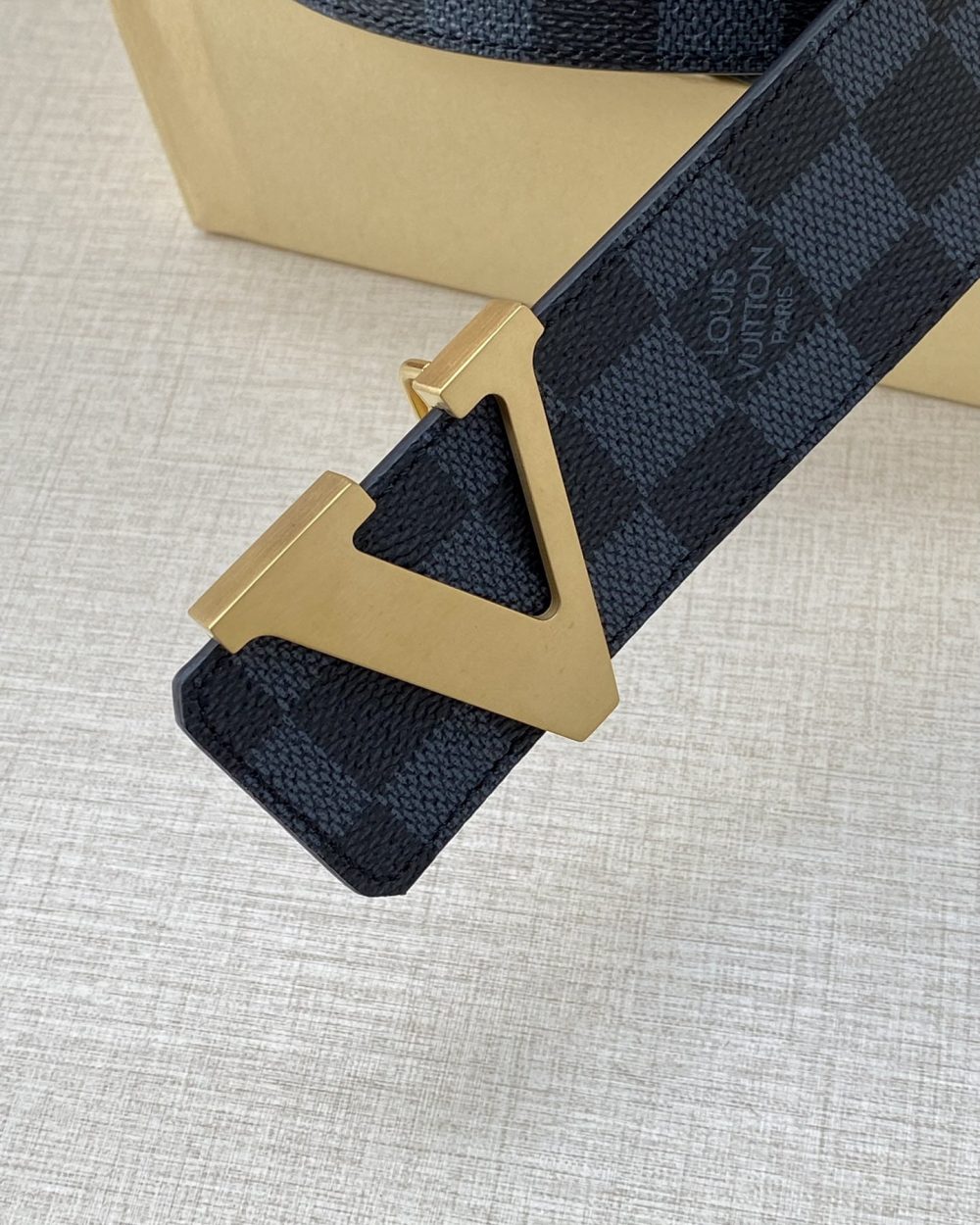 1:1 Replica Louis Vuitton Iconic Reversible LV Belt Black LV Women Belt