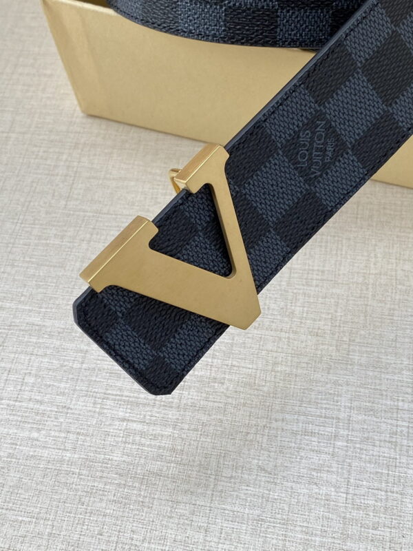 1:1 Replica Louis Vuitton Iconic Reversible LV Belt Black LV Women Belt
