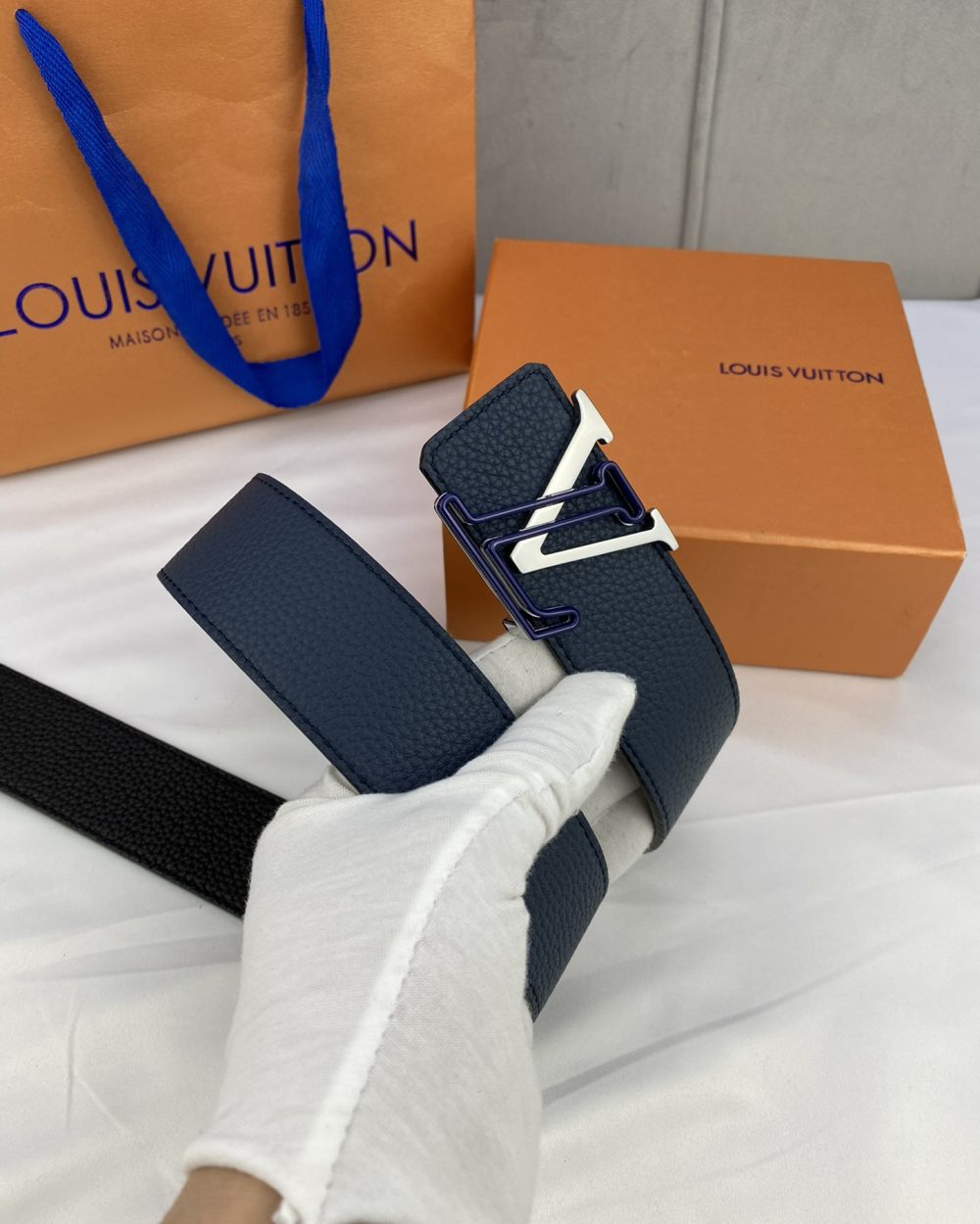 1:1 Replica Louis Vuitton Iconic Reversible LV Belt Black LV Women Belt