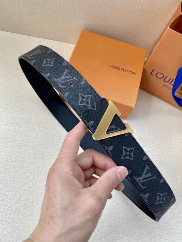 1:1 Replica Louis Vuitton Iconic Reversible LV Belt Black LV Women Belt