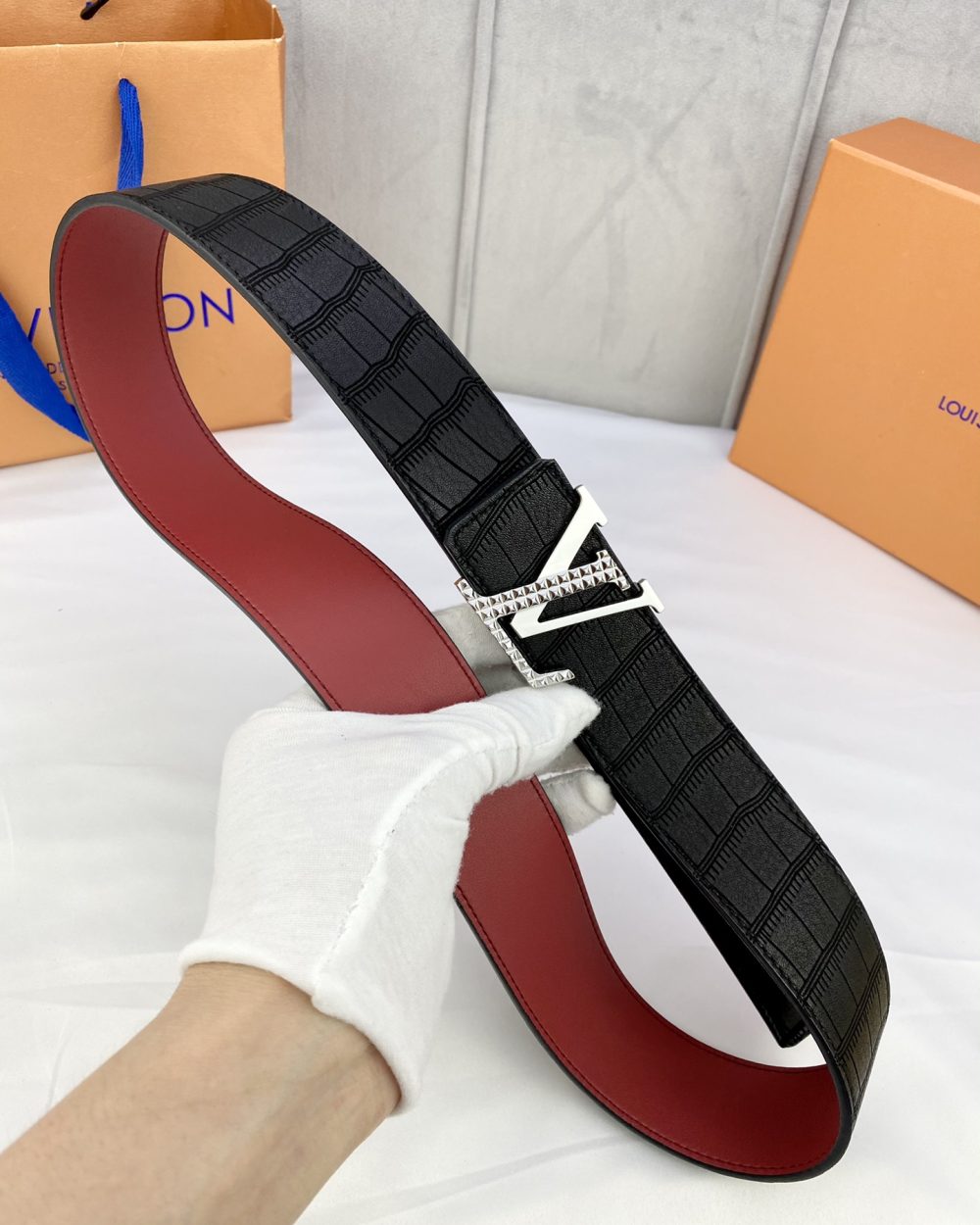 1:1 Replica Louis Vuitton Iconic Reversible LV Belt Black LV Women Belt