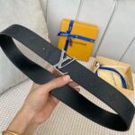1:1 Replica Louis Vuitton Iconic Reversible LV Belt Black LV Women Belt
