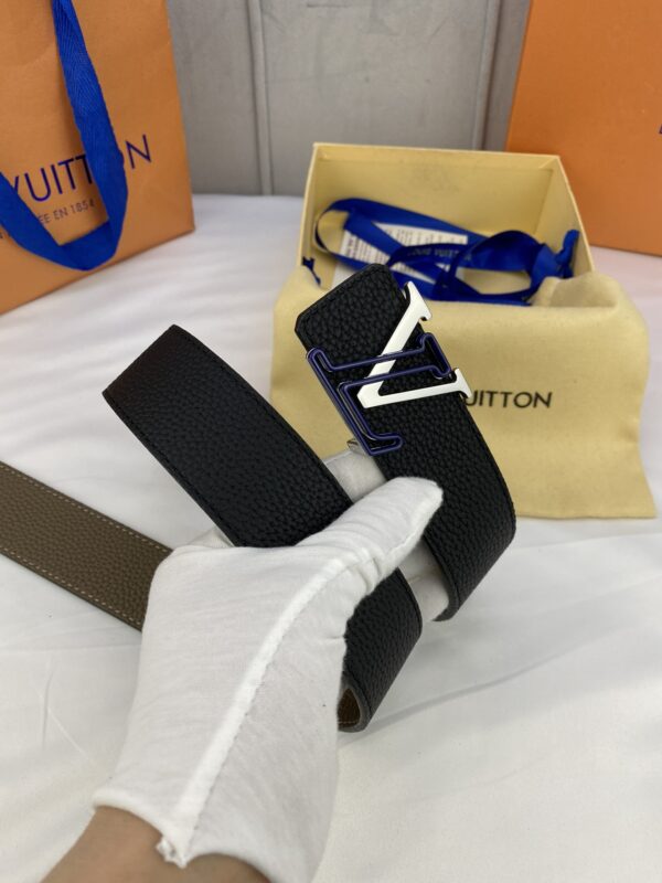 1:1 Replica Louis Vuitton Iconic Reversible LV Belt Black LV Women Belt