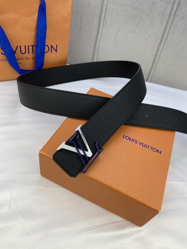 1:1 Replica Louis Vuitton Iconic Reversible LV Belt Black LV Women Belt