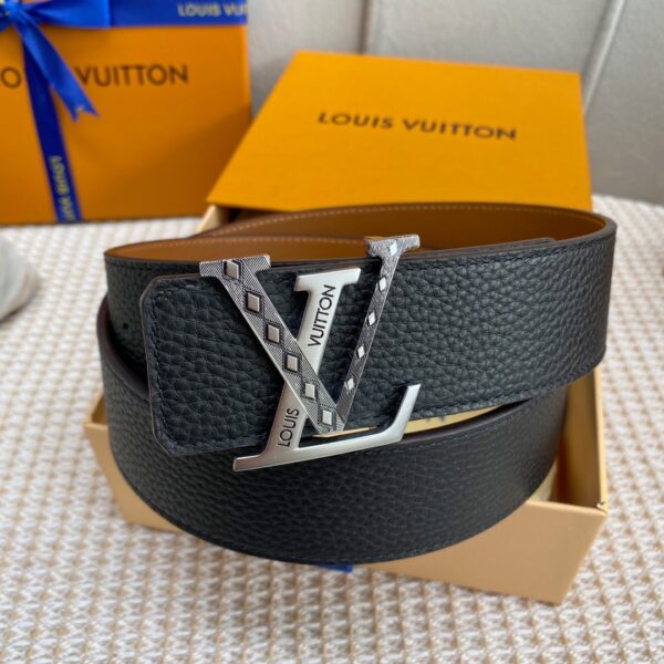 1:1 Replica Louis Vuitton Iconic Reversible LV Belt Black LV Women Belt