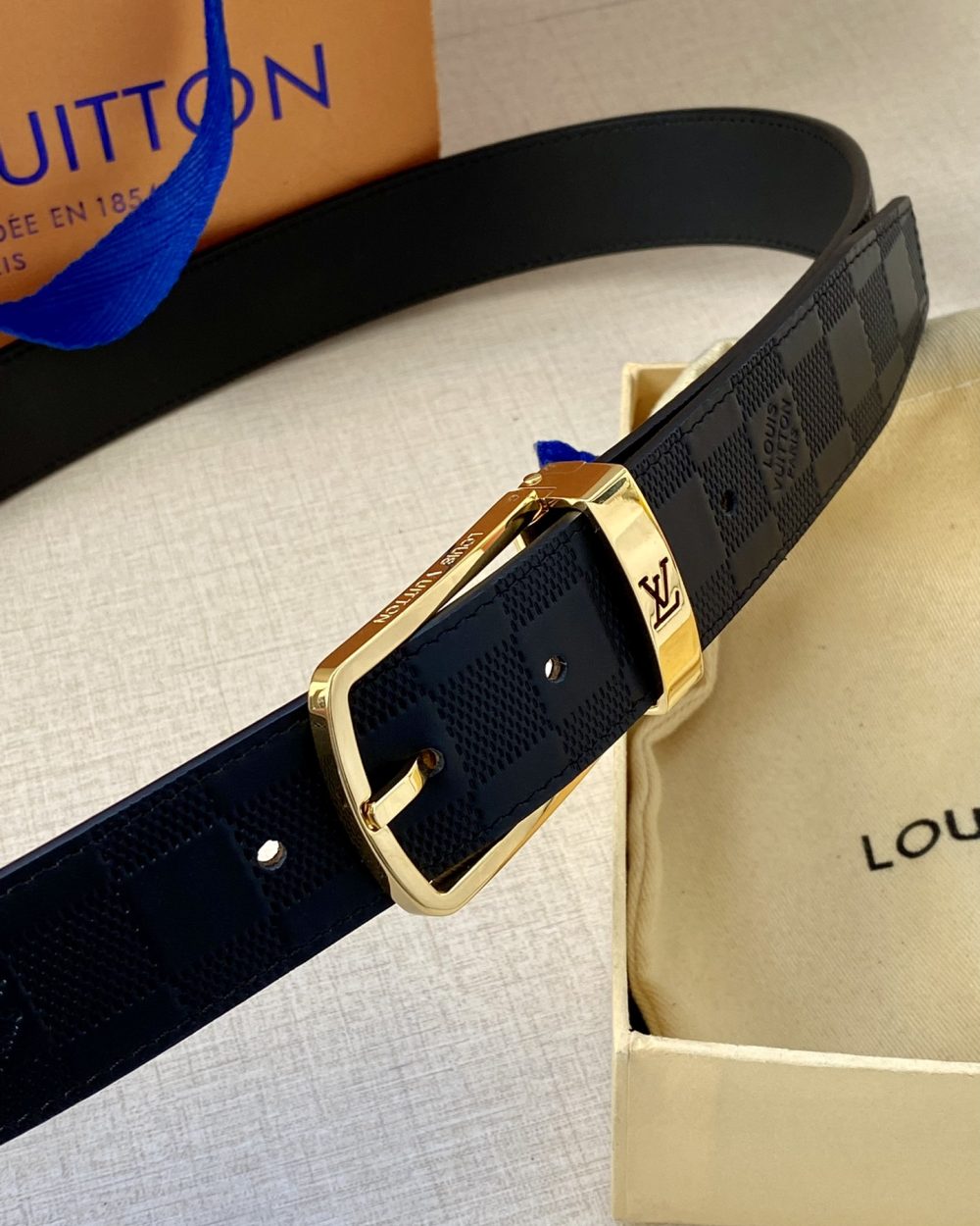 1:1 Replica Louis Vuitton Iconic Reversible LV Belt Black LV Women Belt