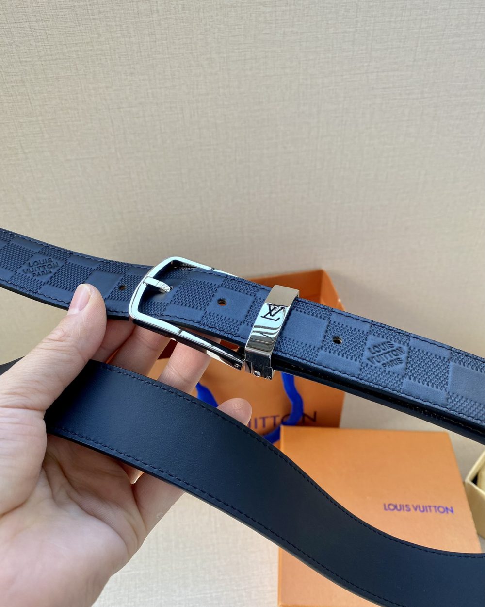 1:1 Replica Louis Vuitton Iconic Reversible LV Belt Black LV Women Belt