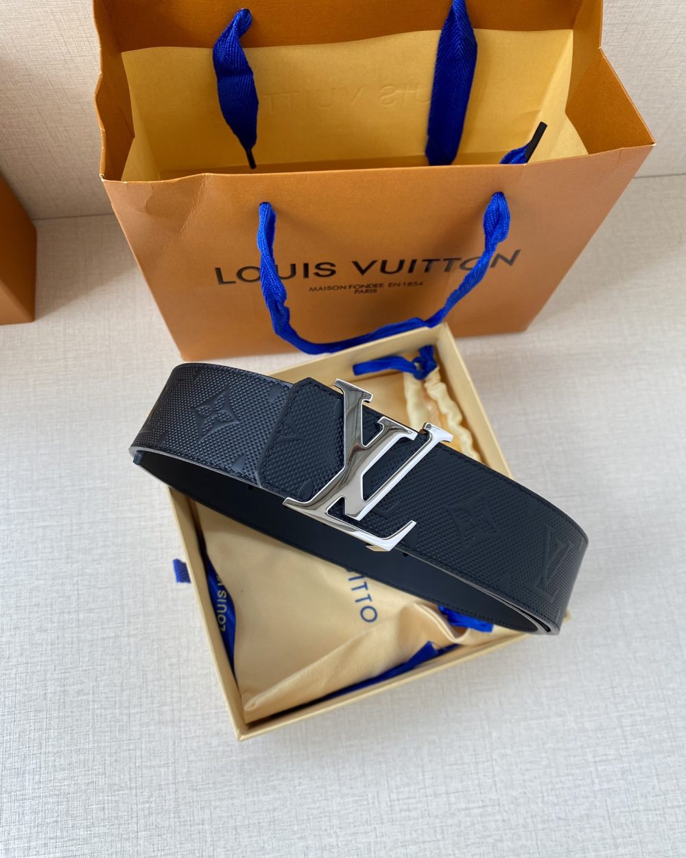1:1 Replica Louis Vuitton Iconic Reversible LV Belt Black LV Women Belt
