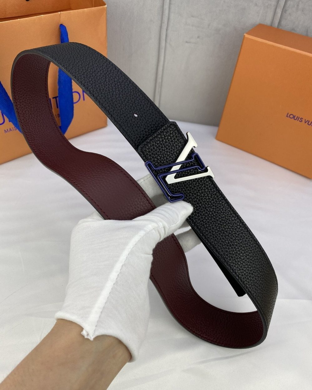 1:1 Replica Louis Vuitton Iconic Reversible LV Belt Black LV Women Belt