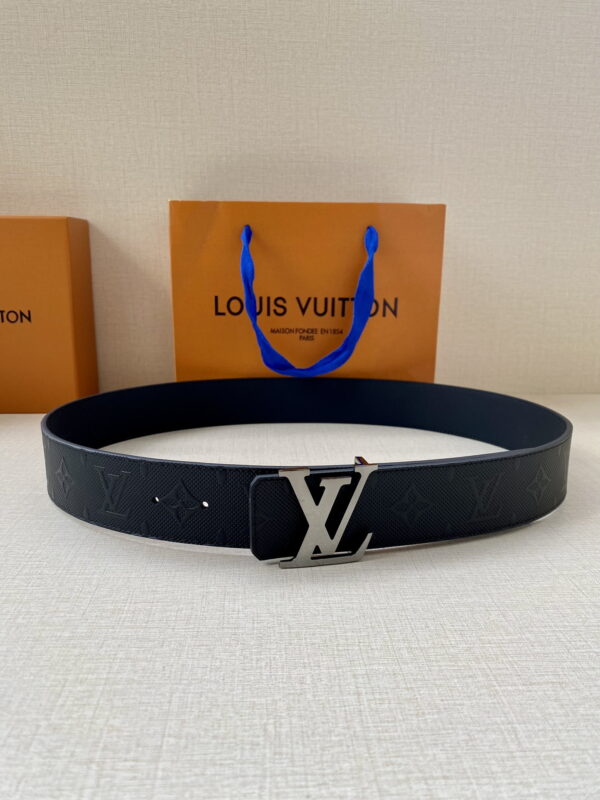 1:1 Replica Louis Vuitton Iconic Reversible LV Belt Black LV Women Belt
