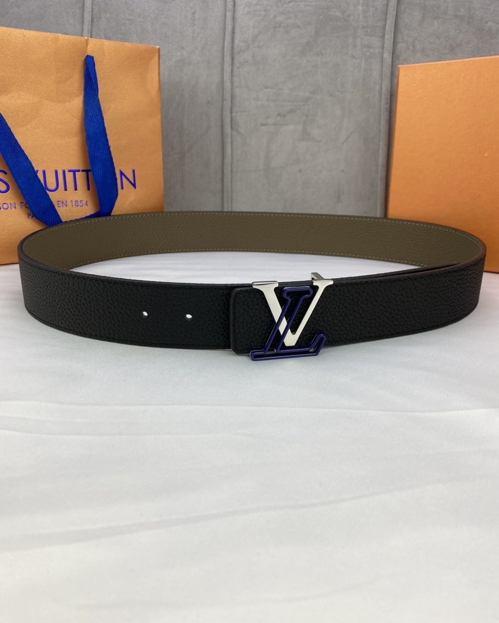 1:1 Replica Louis Vuitton Iconic Reversible LV Belt Black LV Women Belt
