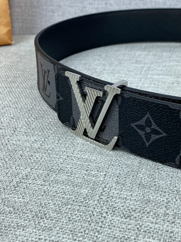 1:1 Replica Louis Vuitton Iconic Reversible LV Belt Black LV Women Belt