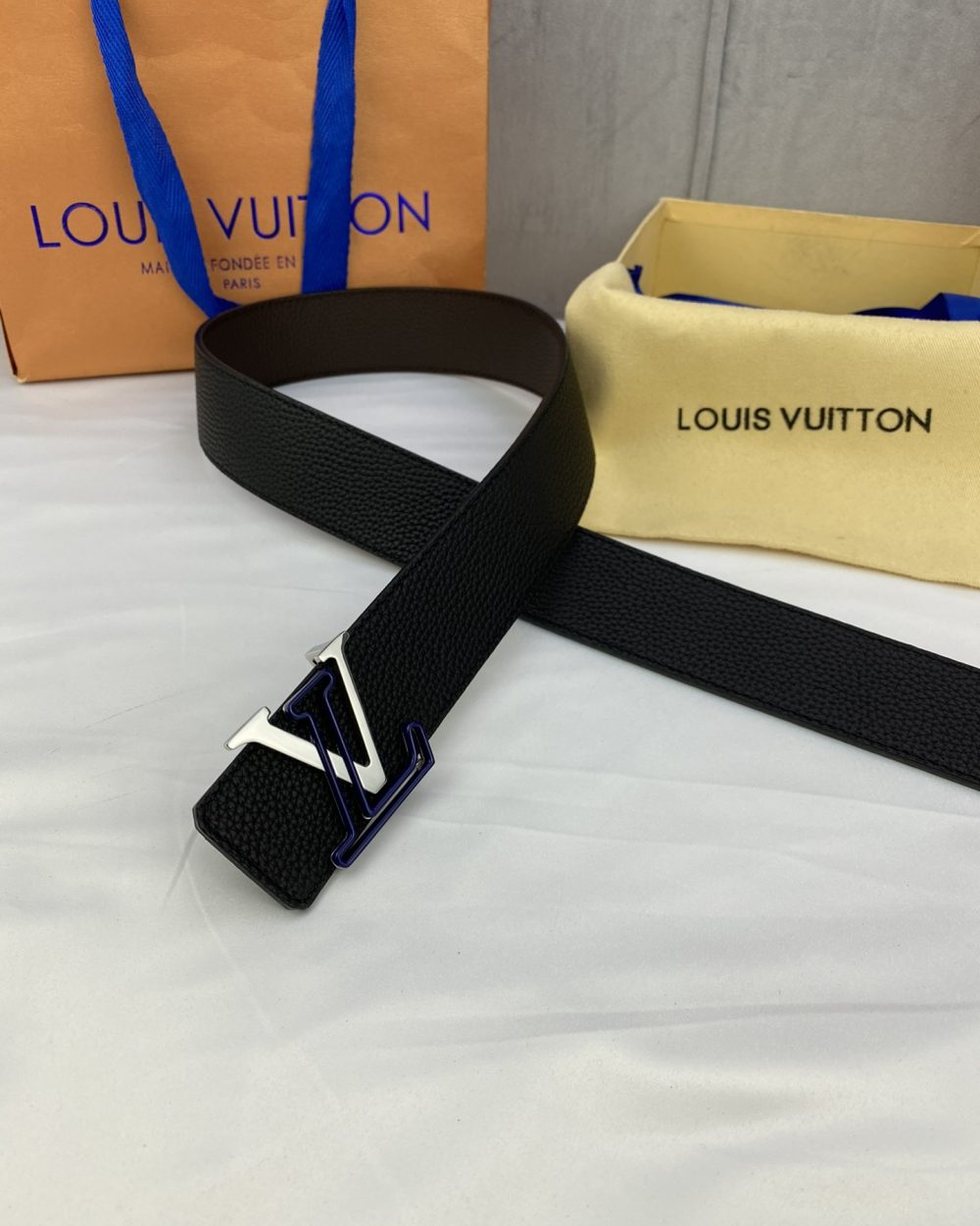 1:1 Replica Louis Vuitton Iconic Reversible LV Belt Black LV Women Belt