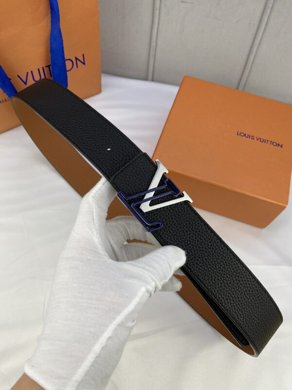 1:1 Replica Louis Vuitton Iconic Reversible LV Belt Black LV Women Belt