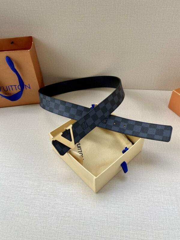 1:1 Replica Louis Vuitton Iconic Reversible LV Belt Black LV Women Belt
