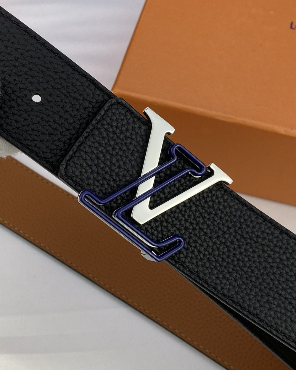 1:1 Replica Louis Vuitton Iconic Reversible LV Belt Black LV Women Belt