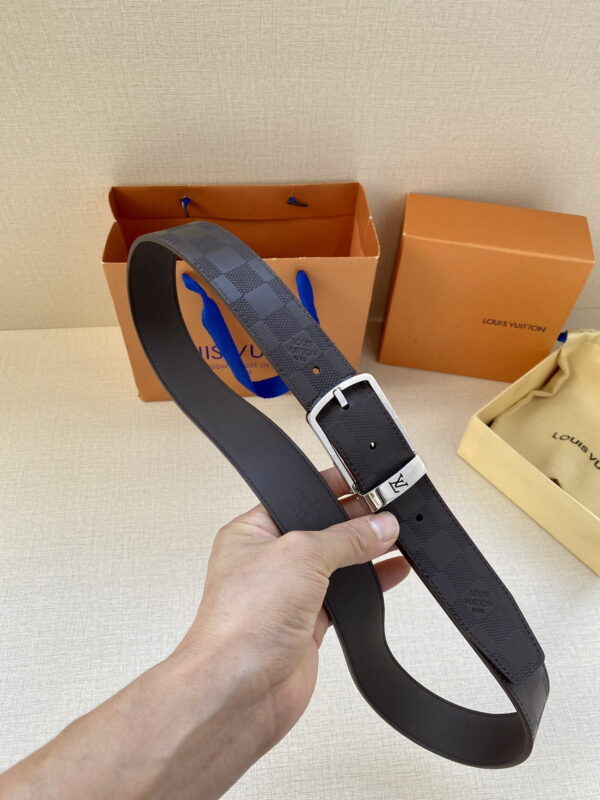 1:1 Replica Louis Vuitton Iconic Reversible LV Belt Black LV Women Belt