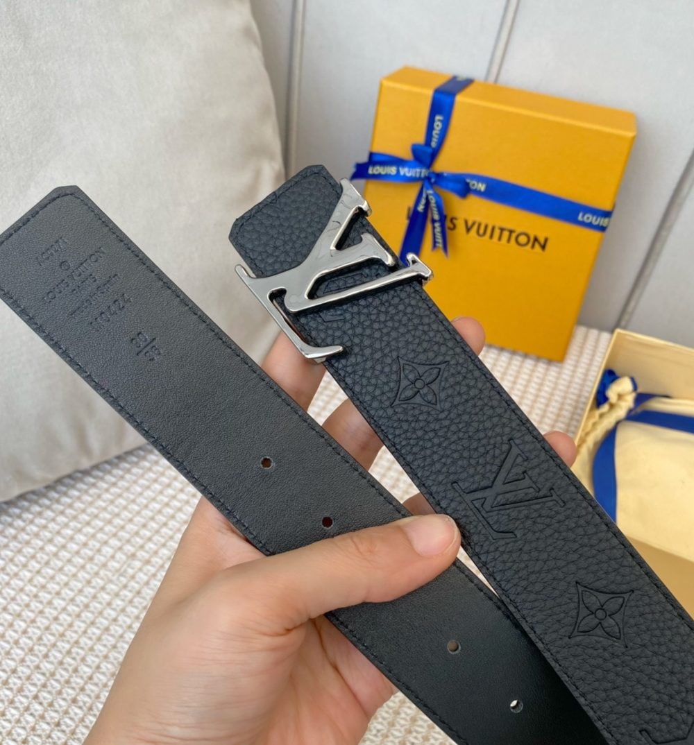 1:1 Replica Louis Vuitton Iconic Reversible LV Belt Black LV Women Belt