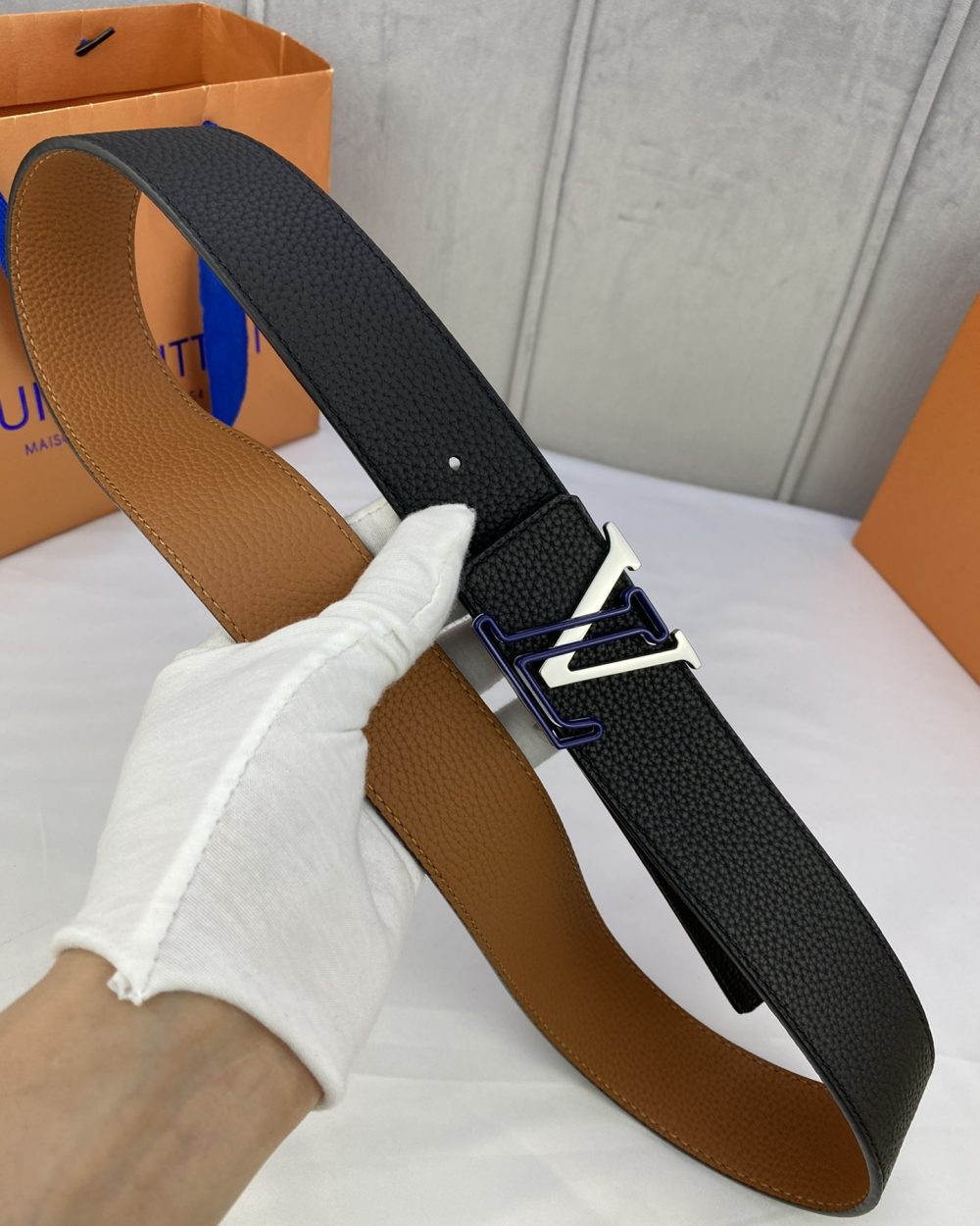 1:1 Replica Louis Vuitton Iconic Reversible LV Belt Black LV Women Belt