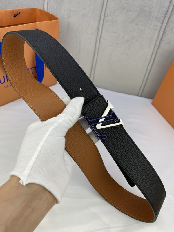 1:1 Replica Louis Vuitton Iconic Reversible LV Belt Black LV Women Belt