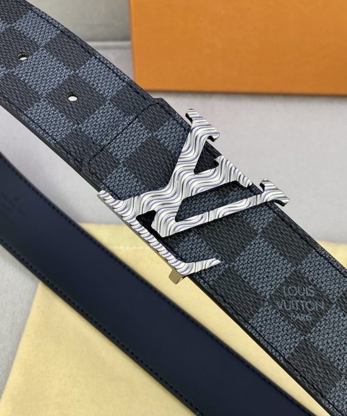 1:1 Replica Louis Vuitton Iconic Reversible LV Belt Black LV Women Belt