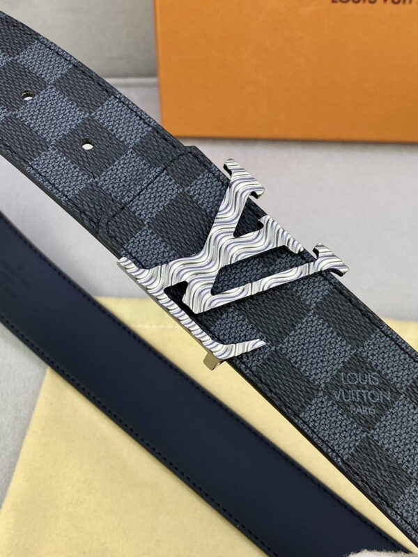1:1 Replica Louis Vuitton Iconic Reversible LV Belt Black LV Women Belt