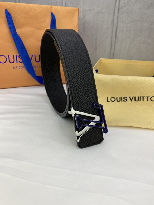 1:1 Replica Louis Vuitton Iconic Reversible LV Belt Black LV Women Belt