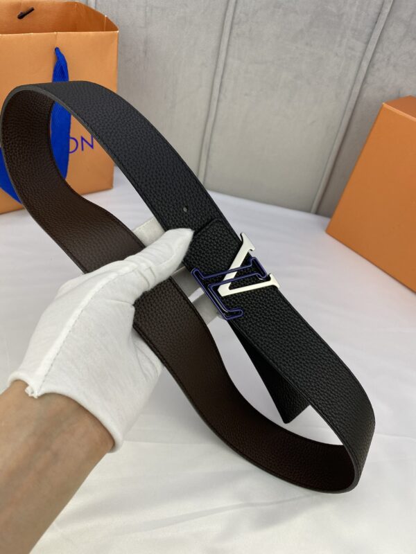 1:1 Replica Louis Vuitton Iconic Reversible LV Belt Black LV Women Belt