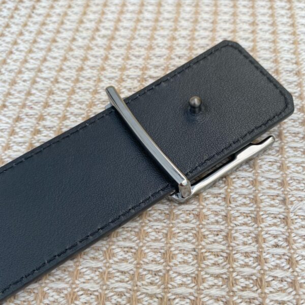 1:1 Replica Louis Vuitton Iconic Reversible LV Belt Black LV Women Belt