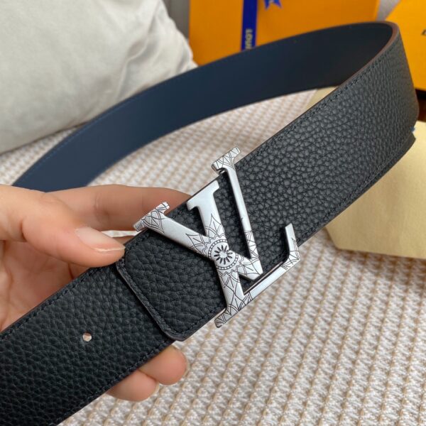 1:1 Replica Louis Vuitton Iconic Reversible LV Belt Black LV Women Belt
