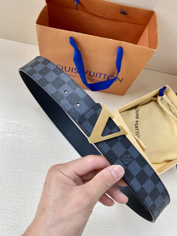 1:1 Replica Louis Vuitton Iconic Reversible LV Belt Black LV Women Belt