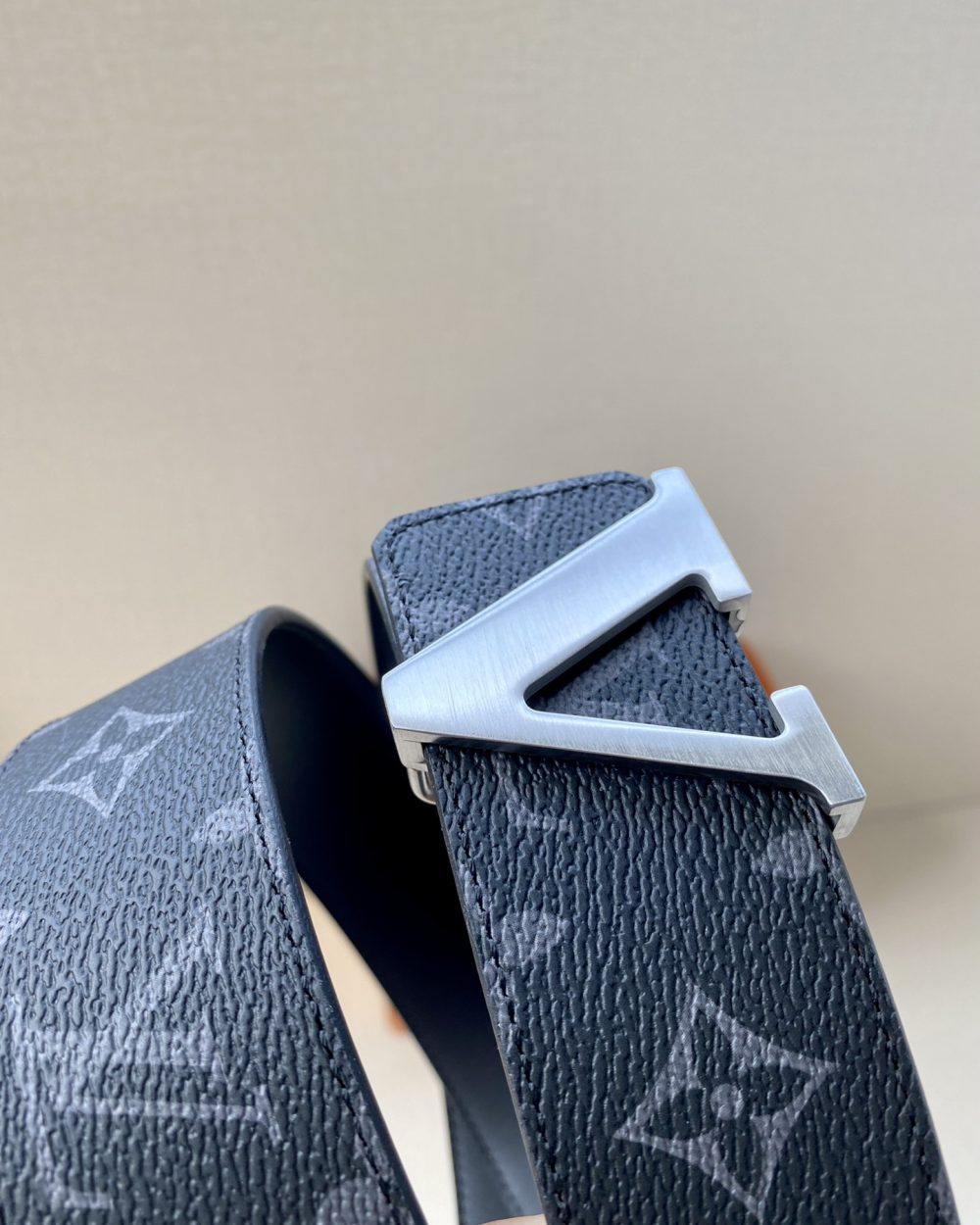 1:1 Replica Louis Vuitton Iconic Reversible LV Belt Black LV Women Belt