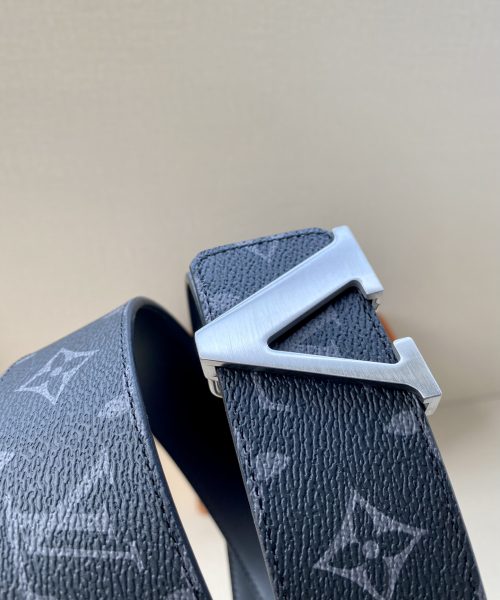 1:1 Replica Louis Vuitton Iconic Reversible LV Belt Black LV Women Belt
