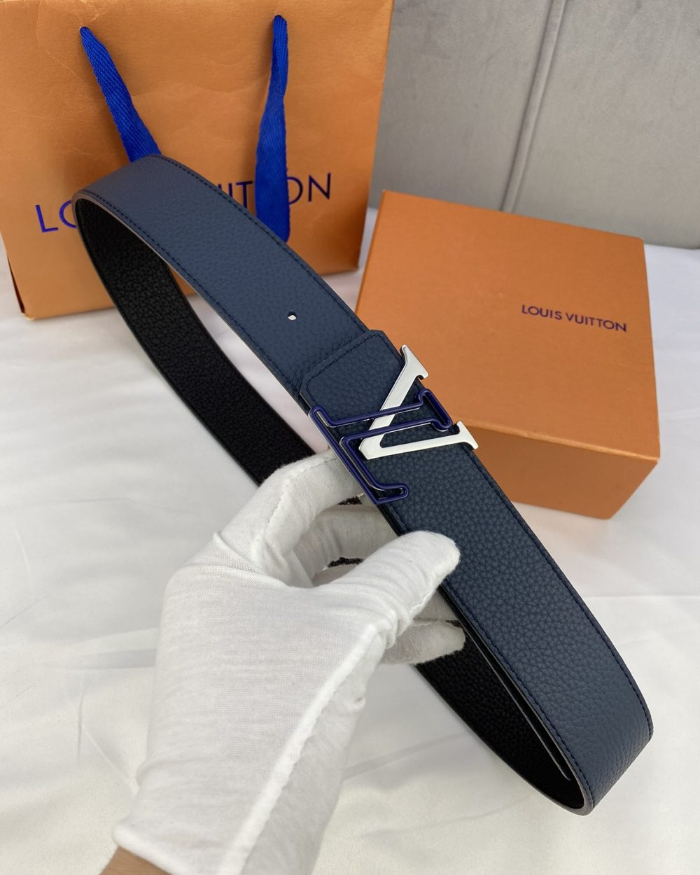 1:1 Replica Louis Vuitton Iconic Reversible LV Belt Black LV Women Belt
