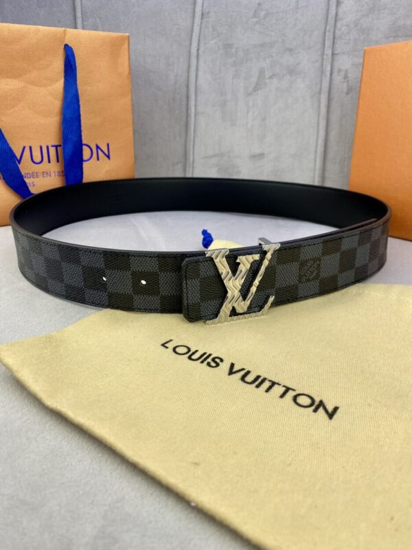 1:1 Replica Louis Vuitton Iconic Reversible LV Belt Black LV Women Belt