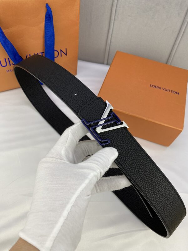 1:1 Replica Louis Vuitton Iconic Reversible LV Belt Black LV Women Belt