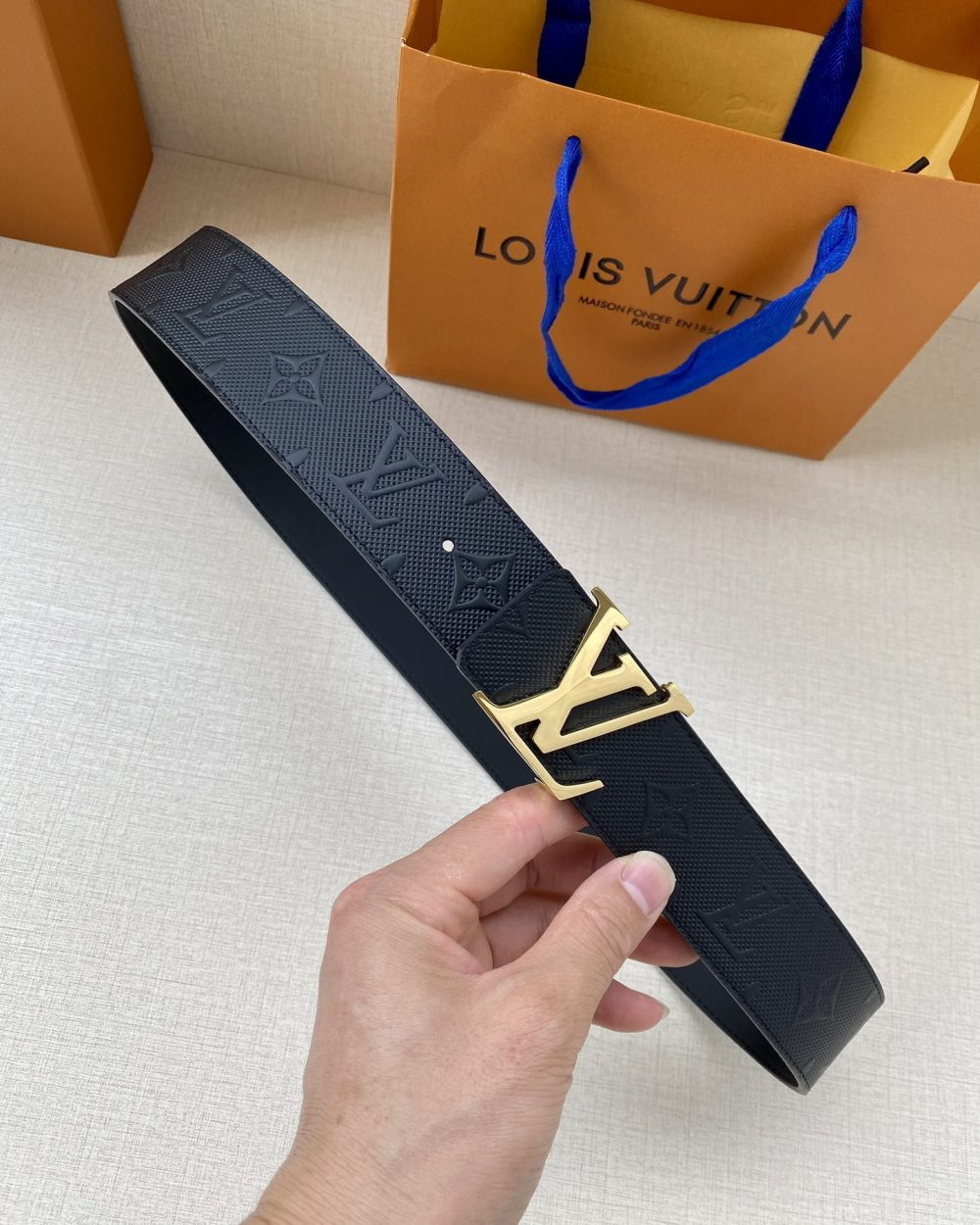 1:1 Replica Louis Vuitton Iconic Reversible LV Belt Black LV Women Belt