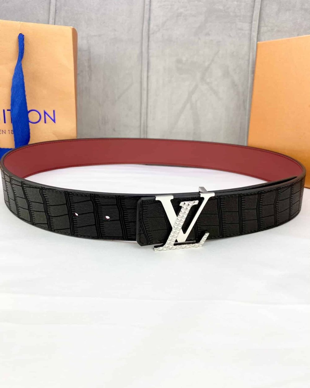 1:1 Replica Louis Vuitton Iconic Reversible LV Belt Black LV Women Belt