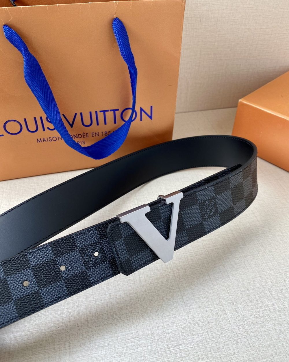 1:1 Replica Louis Vuitton Iconic Reversible LV Belt Black LV Women Belt