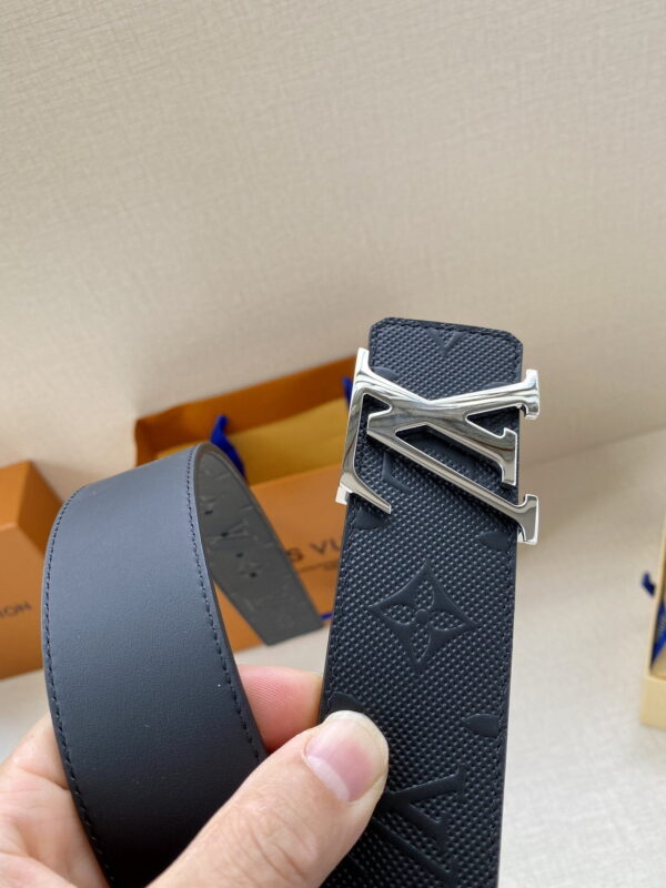 1:1 Replica Louis Vuitton Iconic Reversible LV Belt Black LV Women Belt