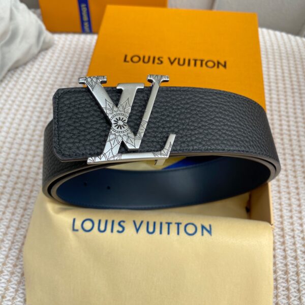 1:1 Replica Louis Vuitton Iconic Reversible LV Belt Black LV Women Belt