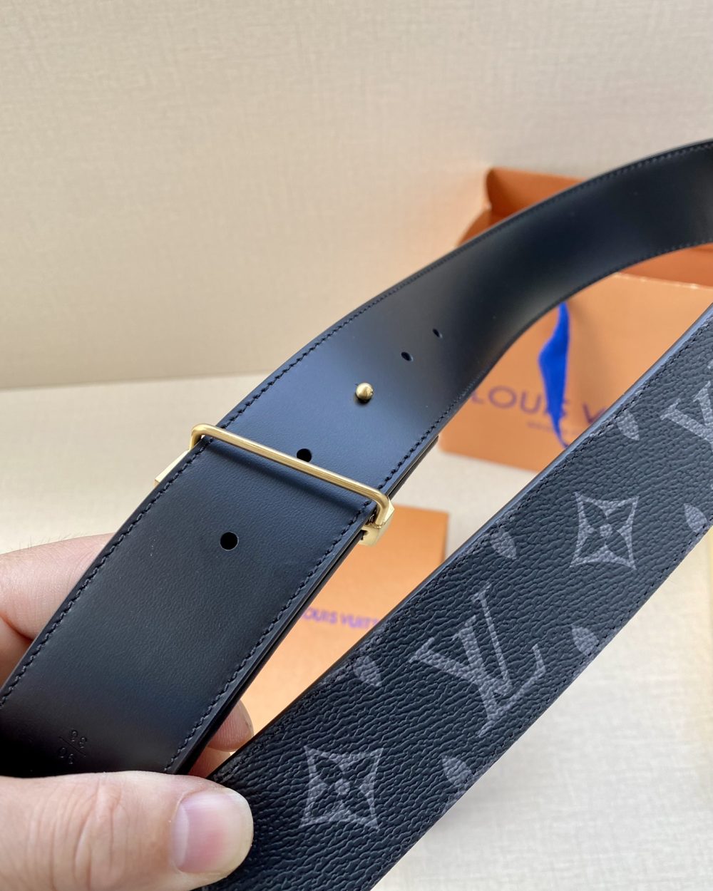 1:1 Replica Louis Vuitton Iconic Reversible LV Belt Black LV Women Belt