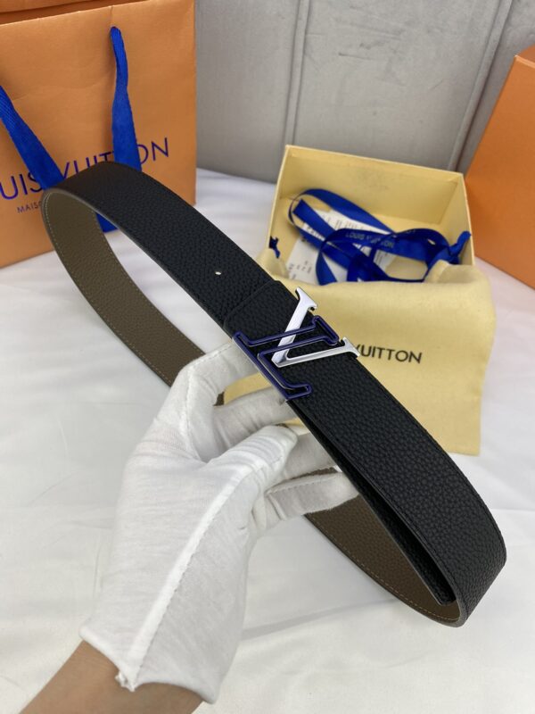 1:1 Replica Louis Vuitton Iconic Reversible LV Belt Black LV Women Belt
