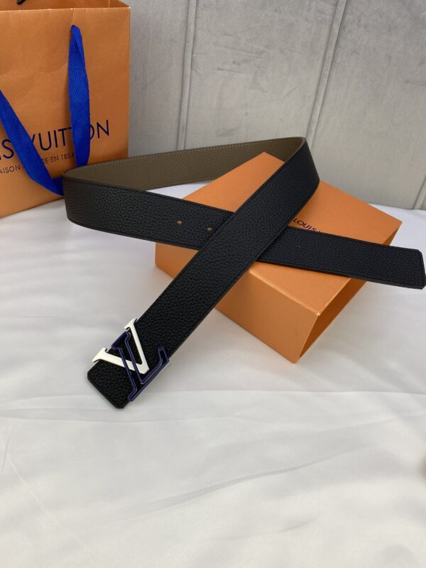 1:1 Replica Louis Vuitton Iconic Reversible LV Belt Black LV Women Belt