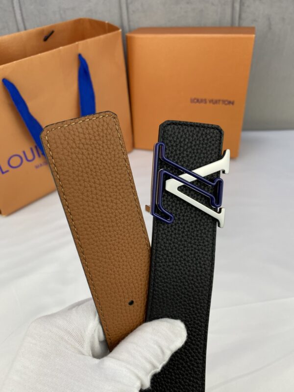 1:1 Replica Louis Vuitton Iconic Reversible LV Belt Black LV Women Belt