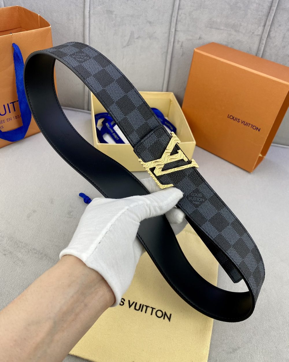 1:1 Replica Louis Vuitton Iconic Reversible LV Belt Black LV Women Belt